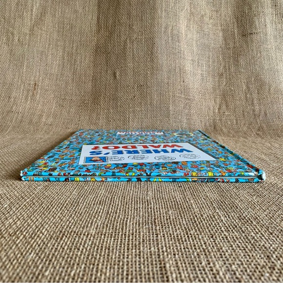 WHERE’S WALDO Oversized Hardback Search and Find Fun Book - Picture 10 of 11